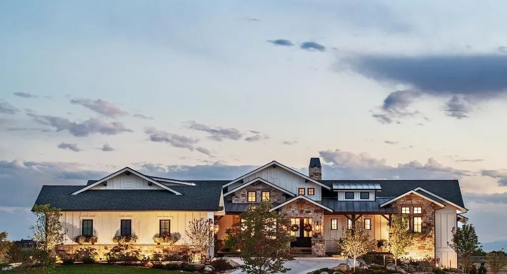 Black Modern Farmhouse Exterior: Design Ideas, Materials and House Plans