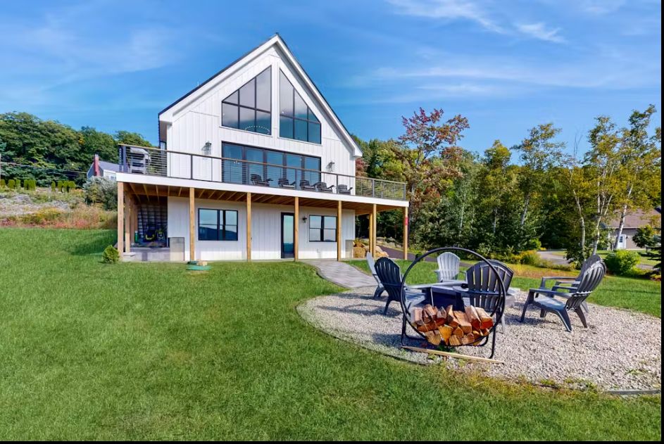 Charming Family Home with Walkout Basement (1,770 sq ft)