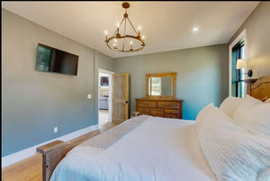 Charming Family Home with Walkout Basement (1,770 sq ft)