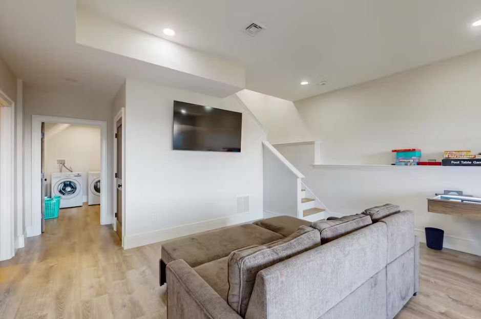 Charming Family Home with Walkout Basement (1,770 sq ft)