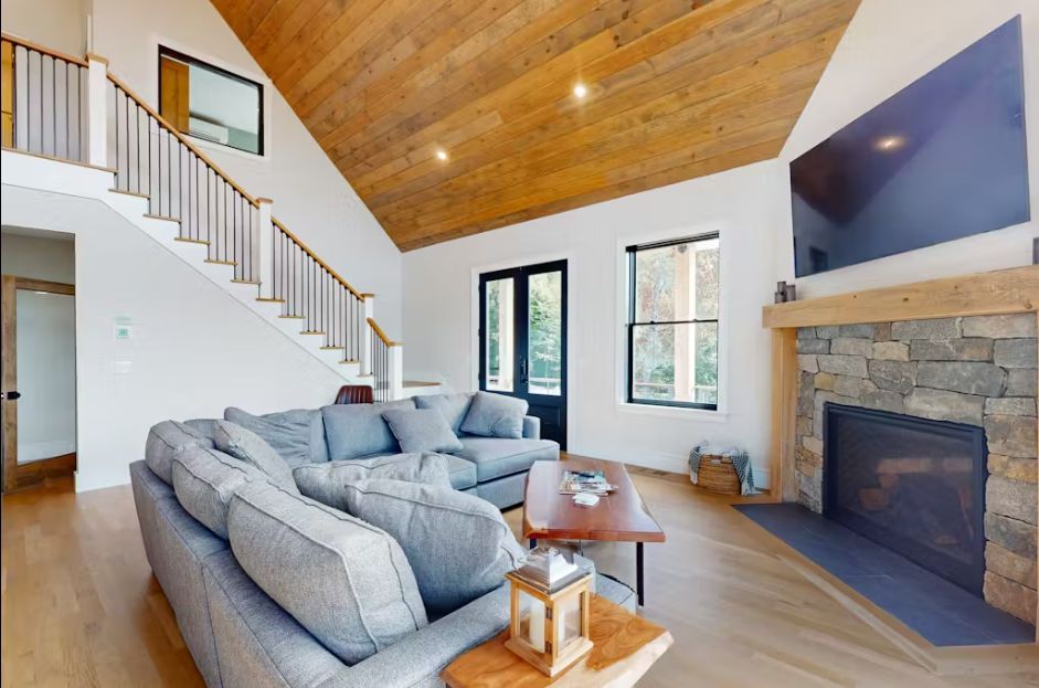 Charming Family Home with Walkout Basement (1,770 sq ft)