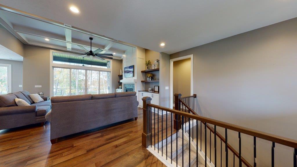 Stylish Craftsman Home with 3 Bedrooms and Basement Foundation