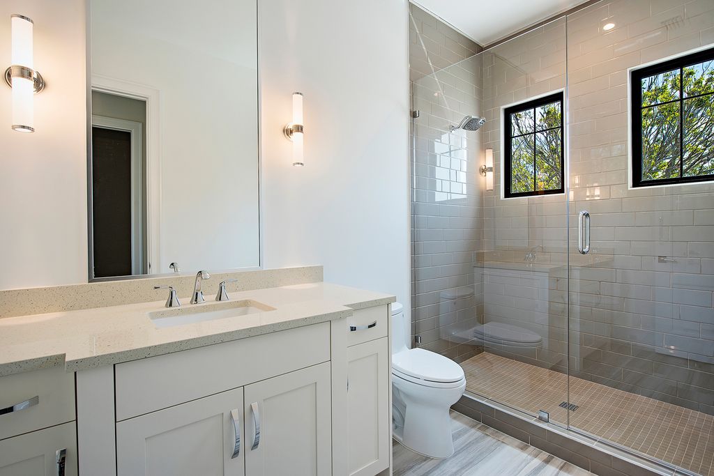 Elegant 4-Bedroom Home with Elevator, Wine Cellar, and Outdoor Kitchen