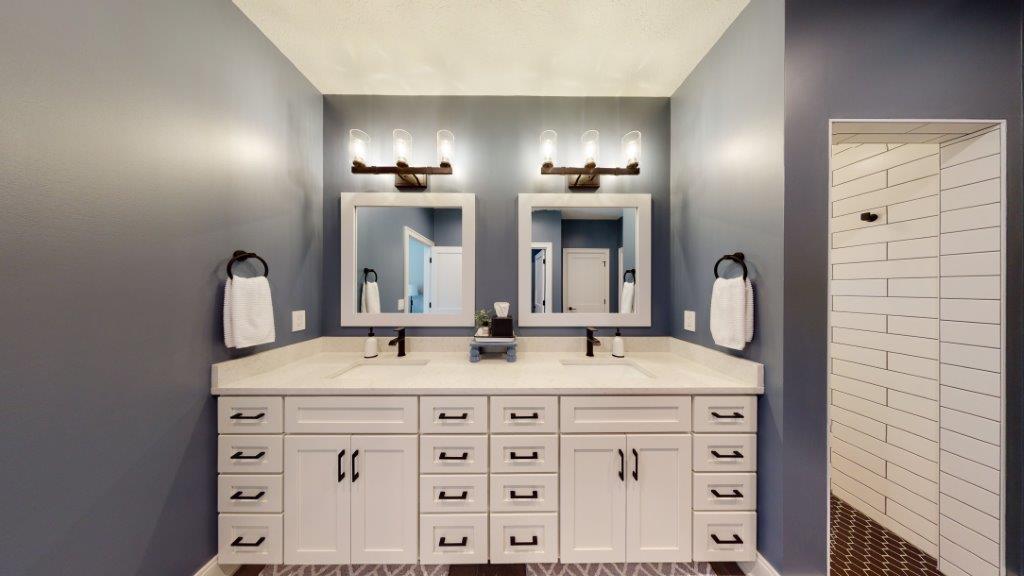 Stylish Craftsman Home with 3 Bedrooms and Basement Foundation