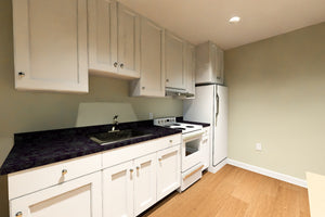 J7859-E Cottage House Kitchen, 1 Bedroom, 1 Bathroom | Oakridge Falls 