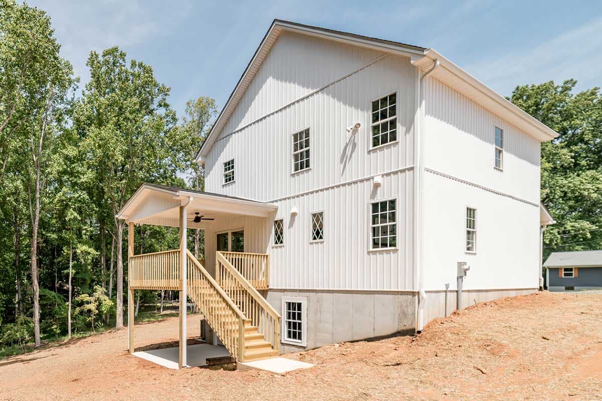 1,555 Sq Ft 3-Bedroom House Plan with Basement & Master Suite