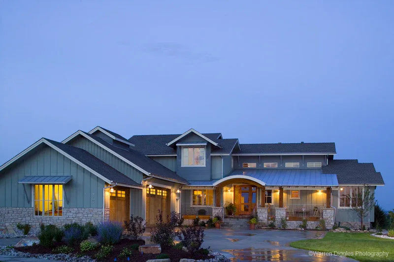 I7637-A Modern Farmhouse, 4 Bedrooms, 2.5 Bathrooms | The Hudson Garden House Plan Exterior-6