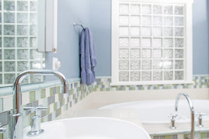 I7637-A Modern Farmhouse Bathroom, 4 Bedrooms, 2.5 Bathrooms | The Hudson Garden House Plan 