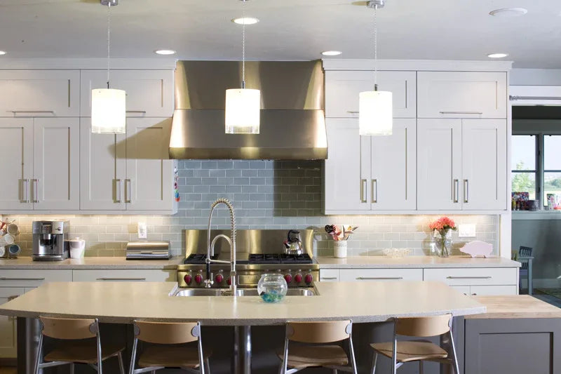 I7637-A Modern Farmhouse Kitchen, 4 Bedrooms, 2.5 Bathrooms | The Hudson Garden House Plan 