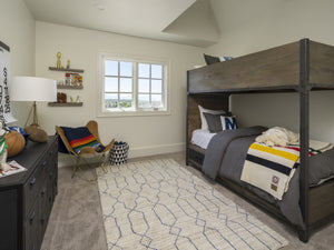 Luxurious 6 Bedroom Home with Spacious Living Areas