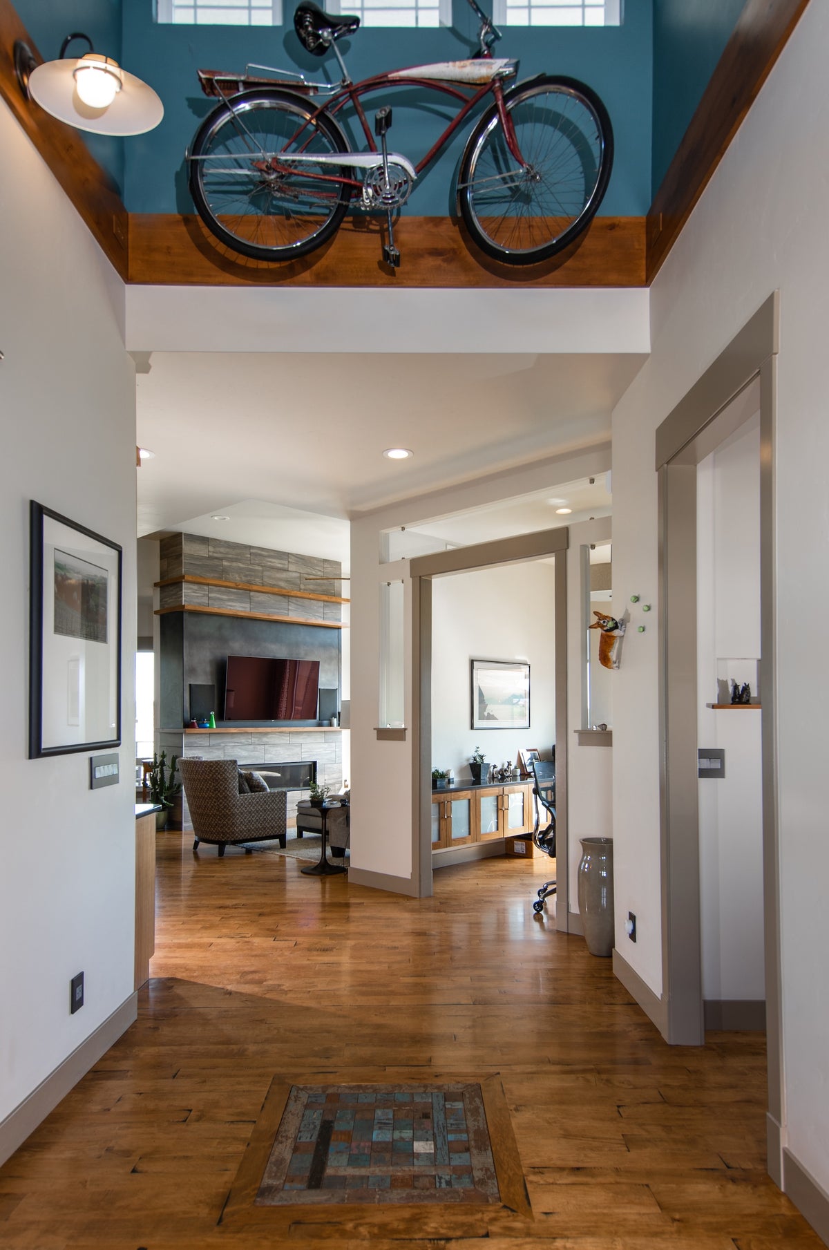 I7392-A The Mayer House Entry