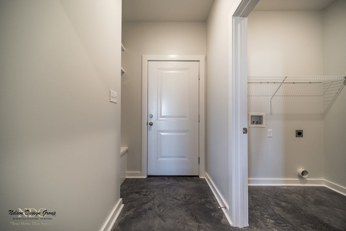 Charming 1,649 sq ft Ranch with Flex Room and Fireplace