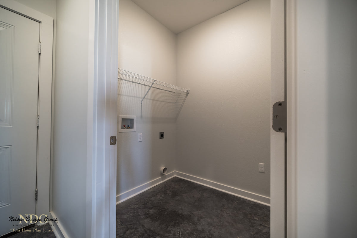 Charming 1,649 sq ft Ranch with Flex Room and Fireplace