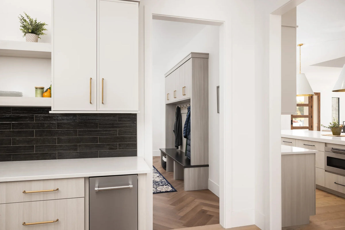 I7632-A Modern Ranch House Mud Room, 2 Bedrooms, 2.5 Bathrooms | The Gilroy Lane House Plan 