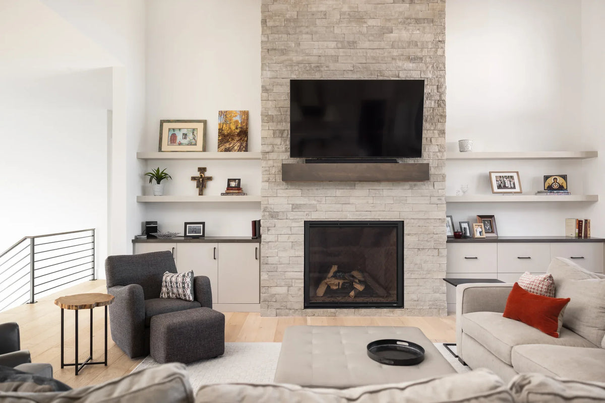 I7632-A Modern Ranch House Great Room, 2 Bedrooms, 2.5 Bathrooms | The Gilroy Lane House Plan 