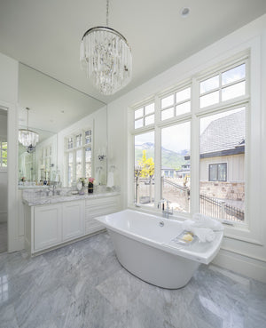 Luxurious 6 Bedroom Home with Spacious Living Areas