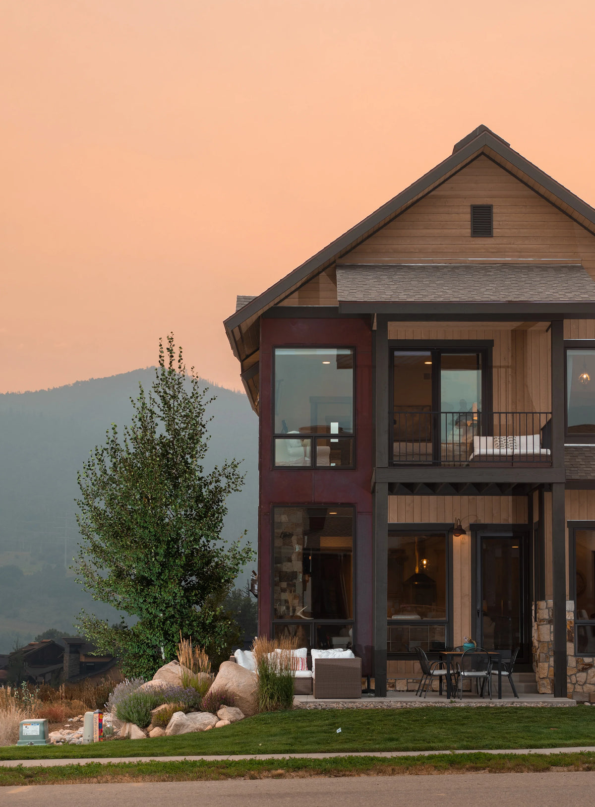 I7638-A Modern Chalet-Style House, 3 Bedrooms, 2.5 Bathrooms | The Grizzly Creek House Plan Exterior-16