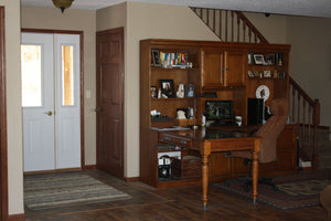 Rustic 3-Bedroom Log Home with Loft and Detached Garage