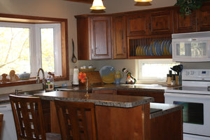 Rustic 3-Bedroom Log Home with Loft and Detached Garage