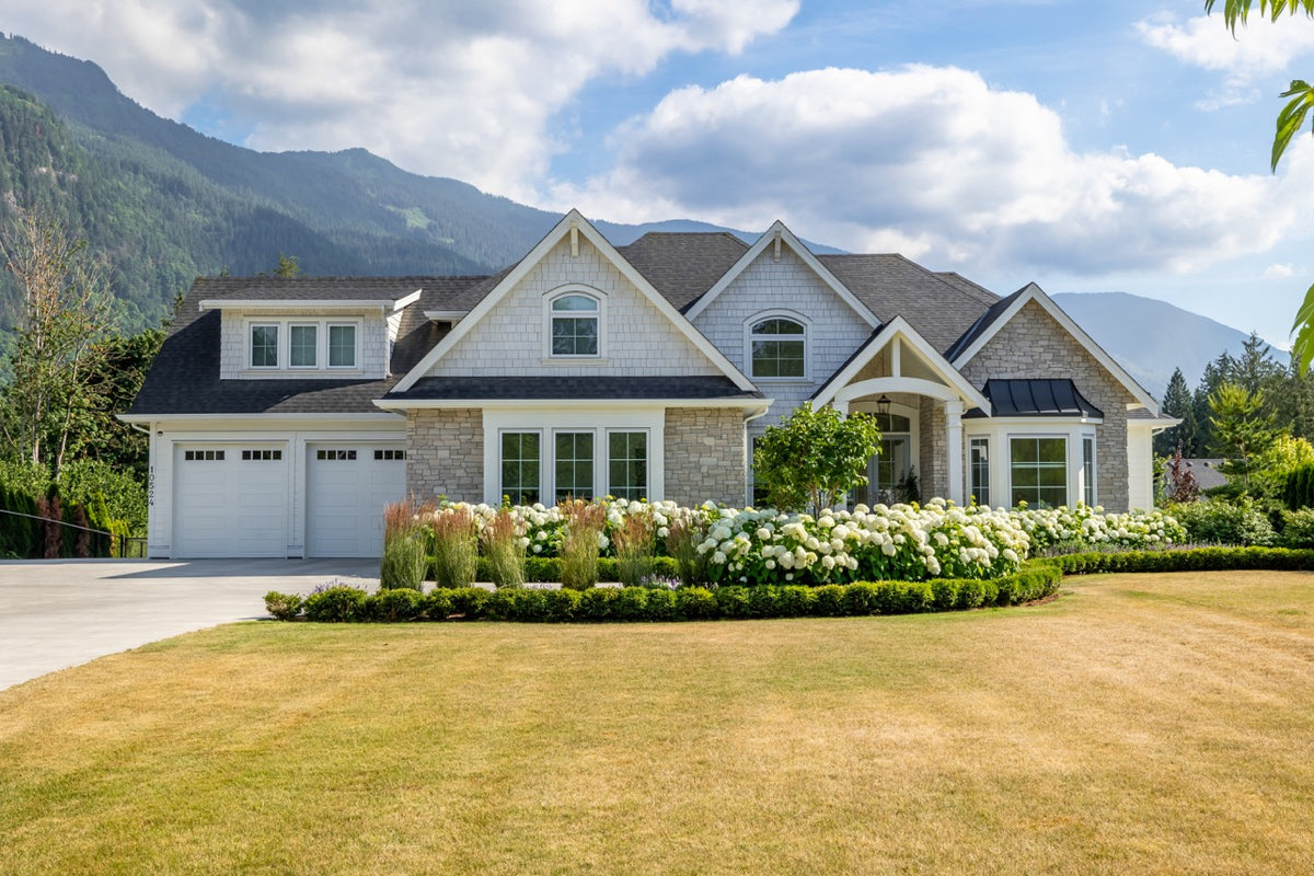 3,618 sq ft Craftsman Home with In-Law Suite &amp; Bonus Room