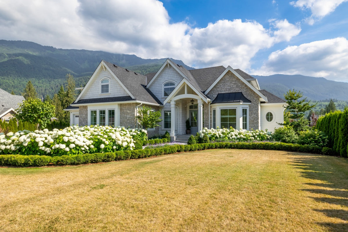 3,618 sq ft Craftsman Home with In-Law Suite &amp; Bonus Room