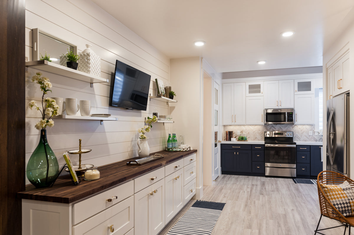 Expansive Luxury Home with Walkout Basement and 4-Car Garage