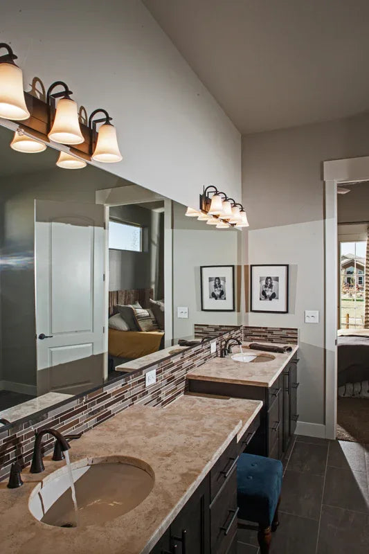 I7636-A Ranch House Master Bathroom, 3 Bedrooms, 2.5 Bathrooms | The Tawny Thrush House Plan