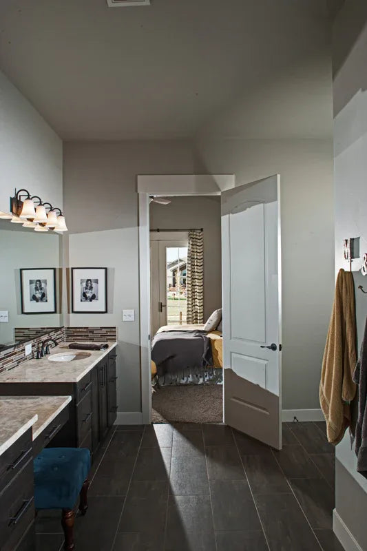 I7636-A Ranch House Master Bath, 3 Bedrooms, 2.5 Bathrooms | The Tawny Thrush House Plan