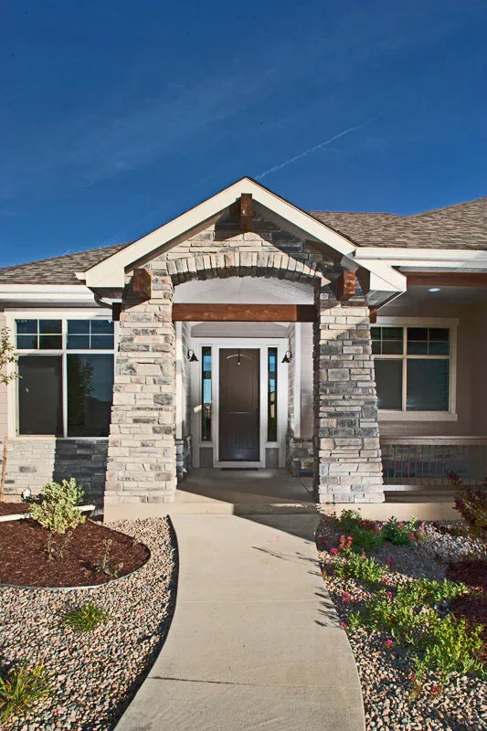 I7636-A Ranch House Front Porch, 3 Bedrooms, 2.5 Bathrooms | The Tawny Thrush House Plan